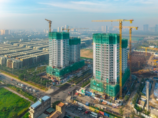 The Global City hoàn thiện tiện ích và hạ tầng tăng tốc từng ngày, mới đây nhất đường Liên Phường xuyên tâm khu đô thị đã thông xe 2 chiều và phân khu cao tầng đầu tiên Masteri Grand View chính thức cất nóc. Ảnh: Masteri Park Place.